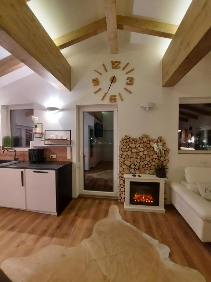 Apartamento Auszeit Steiraland Penthouse 9 Mit Grossen Balkon Und Parkplatz Leoben  Exterior foto