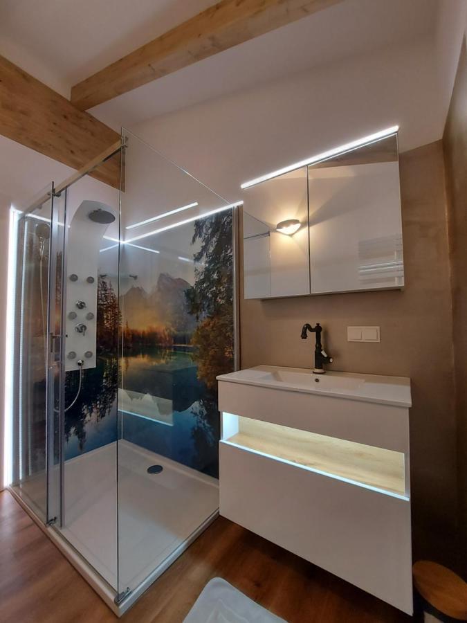 Apartamento Auszeit Steiraland Penthouse 9 Mit Grossen Balkon Und Parkplatz Leoben  Exterior foto