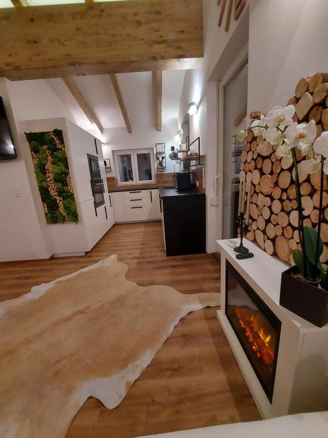 Apartamento Auszeit Steiraland Penthouse 9 Mit Grossen Balkon Und Parkplatz Leoben  Exterior foto