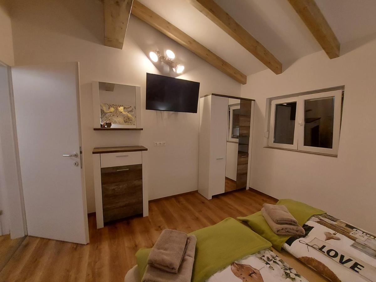 Apartamento Auszeit Steiraland Penthouse 9 Mit Grossen Balkon Und Parkplatz Leoben  Exterior foto