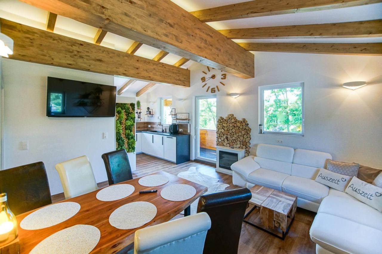 Apartamento Auszeit Steiraland Penthouse 9 Mit Grossen Balkon Und Parkplatz Leoben  Exterior foto